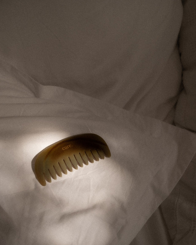 Scalp Gua Sha Agate Comb: why your hair needs it.
