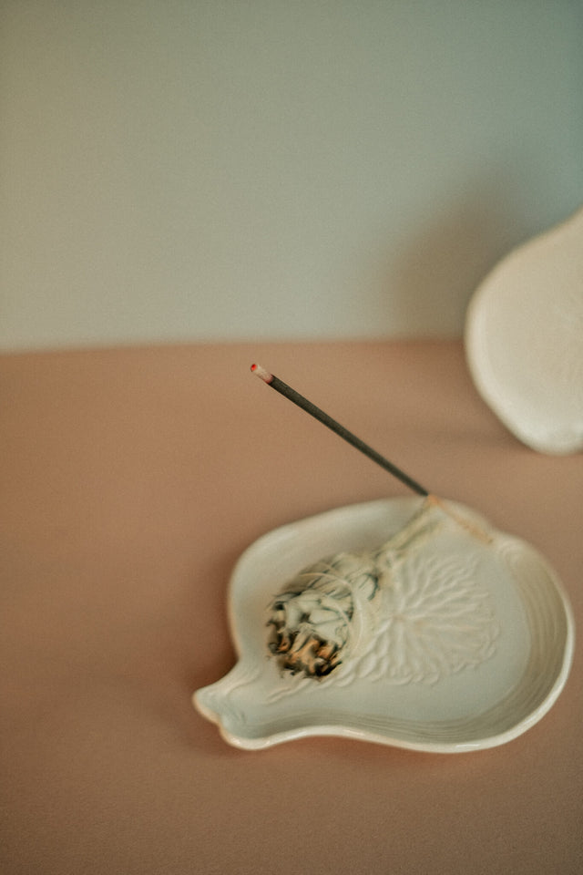 ceramic incense plate for relaxation